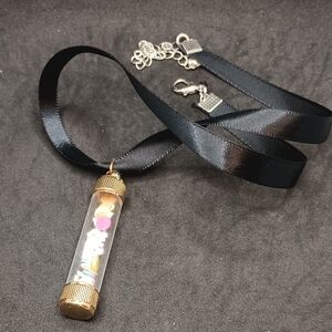 Hand Crafted Elegant Black and Gold Pendant Necklace